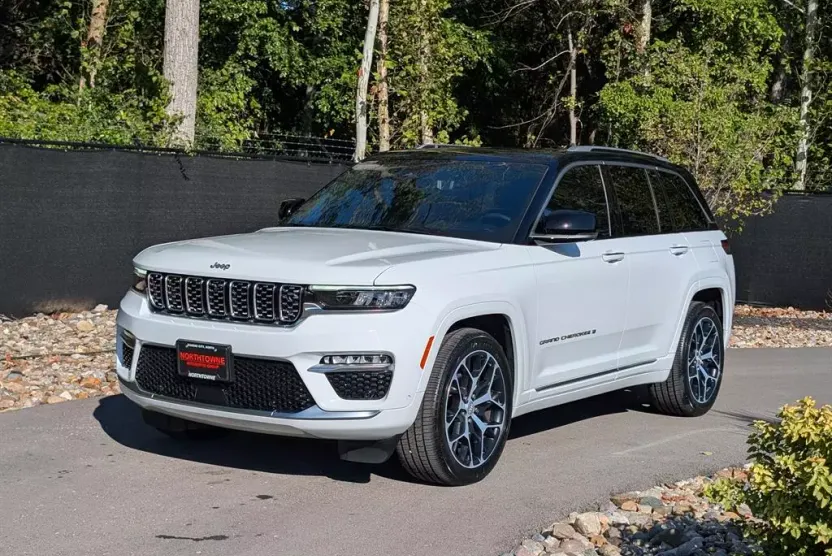2023 Jeep Grand Cherokee Summit Reserve photo 1