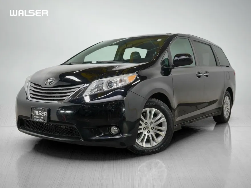 2016 Toyota Sienna XLE photo 1
