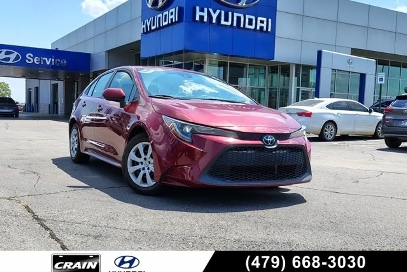 2022 Toyota Corolla LE photo 1
