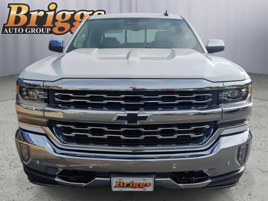 2018 Chevrolet Silverado 1500 LTZ photo 2