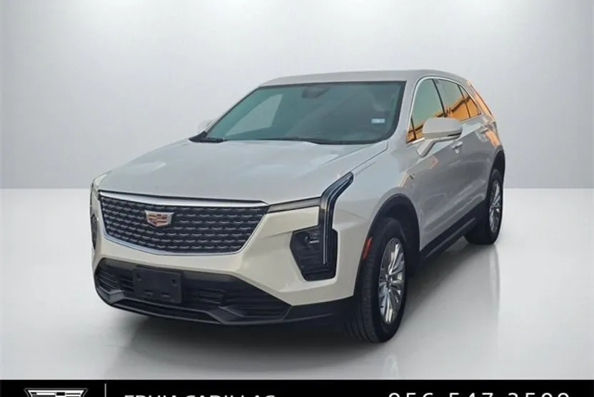 2024 Cadillac XT4 Luxury photo 1
