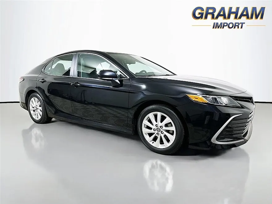 2024 Toyota Camry LE photo 1