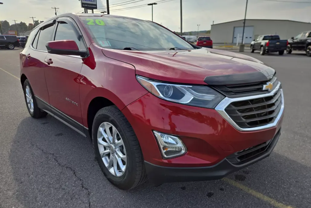 2020 Chevrolet Equinox LT photo 1