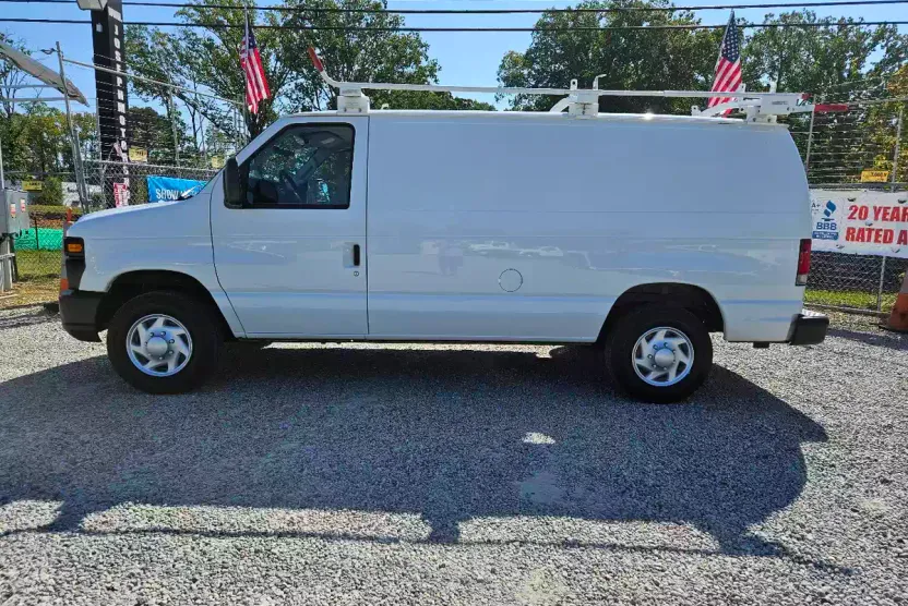 2013 Ford E-150 photo 1