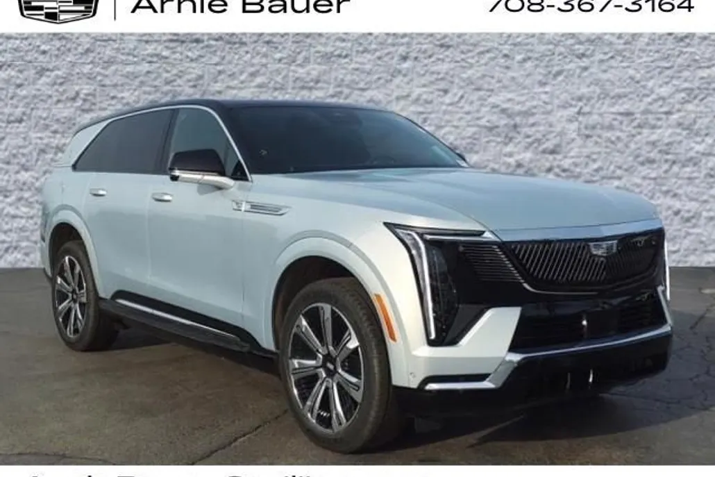 2025 Cadillac Escalade IQ Luxury photo 1