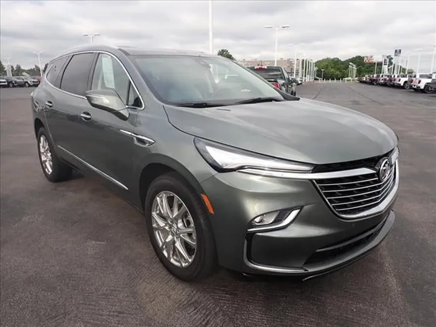 2023 Buick Enclave Essence photo 1