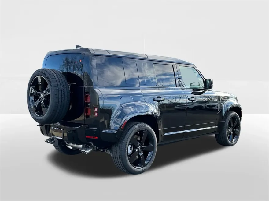 2025 Land Rover Defender 110 X-Dynamic SE photo 1