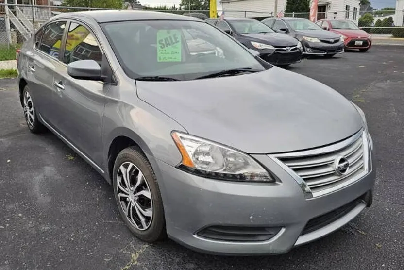 2013 Nissan Sentra S photo 1