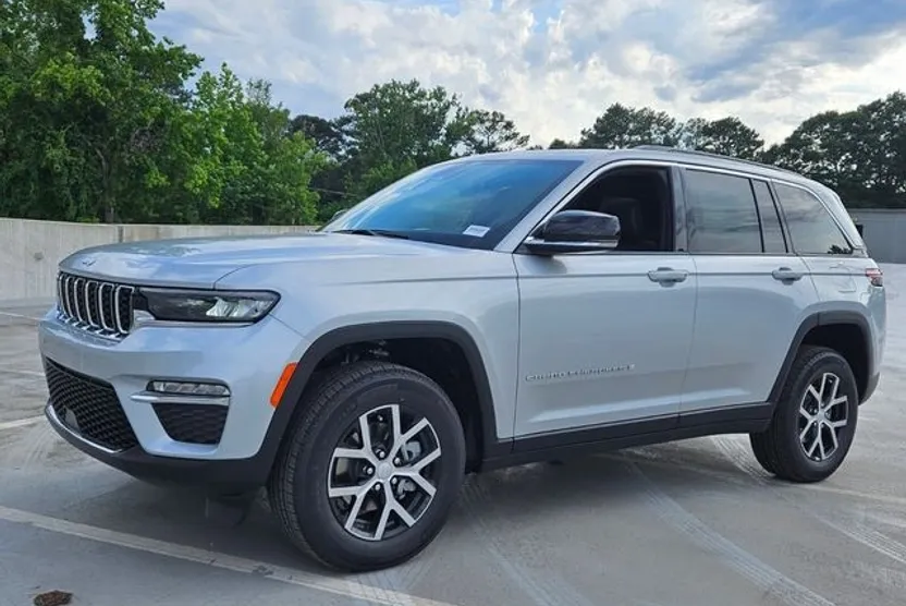 2025 Jeep Grand Cherokee Limited photo 1