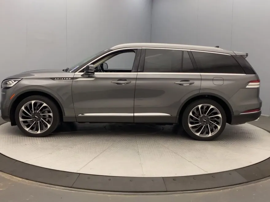 2021 Lincoln Aviator Reserve photo 1
