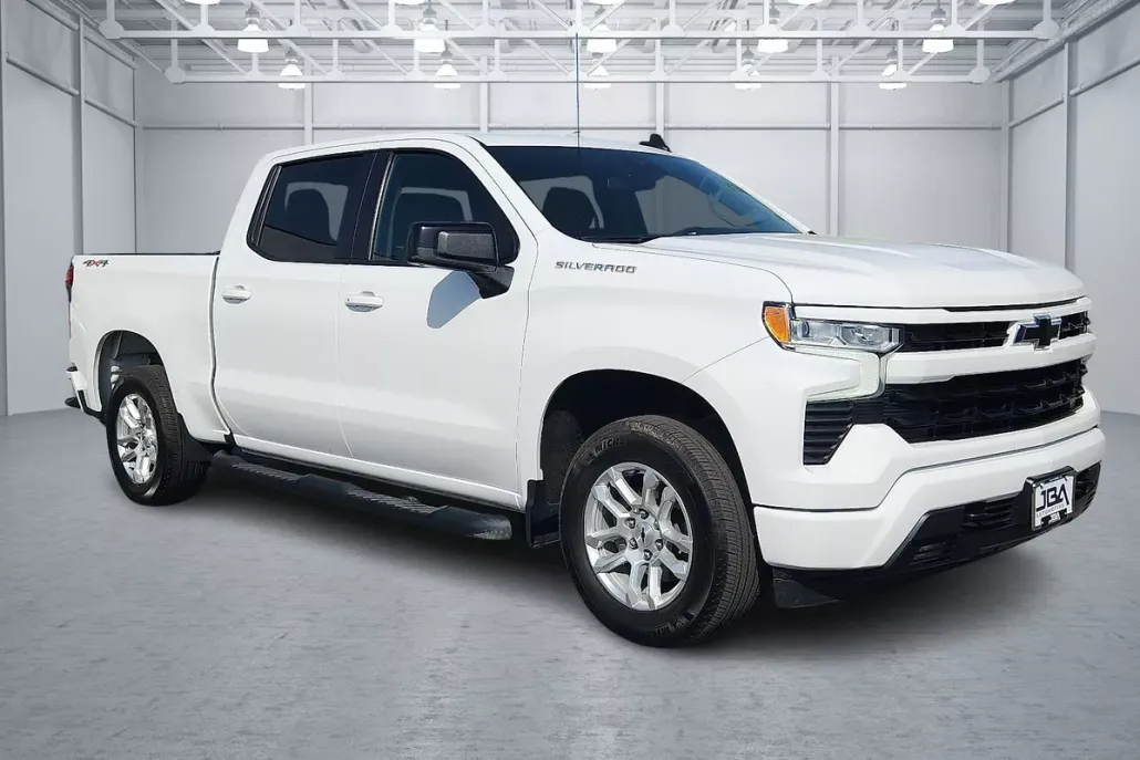 2023 Chevrolet Silverado 1500 RST photo 1