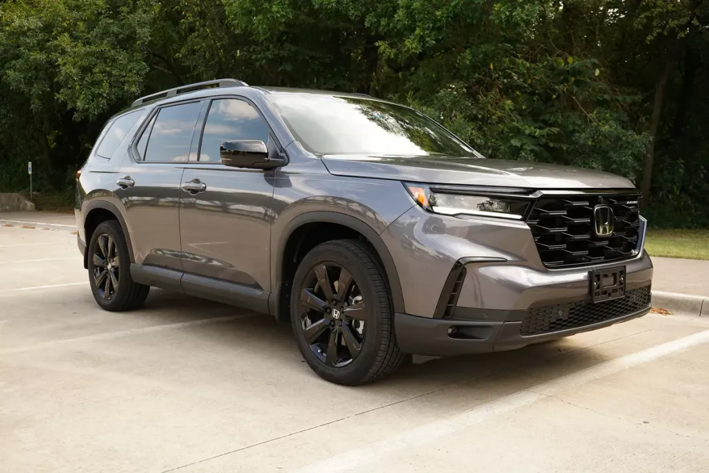 2025 Honda Pilot Black Edition photo 1