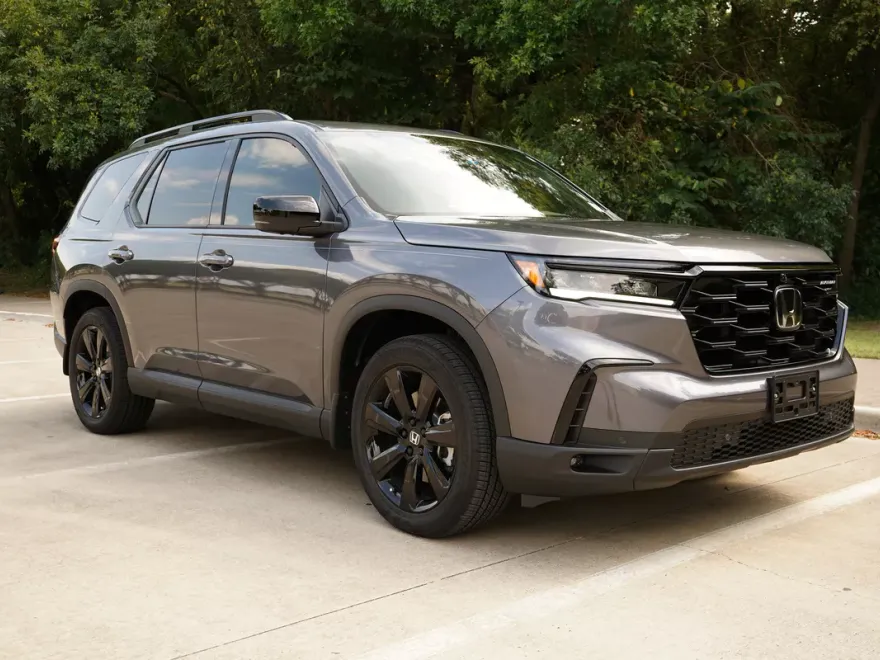 2025 Honda Pilot Black Edition photo 1