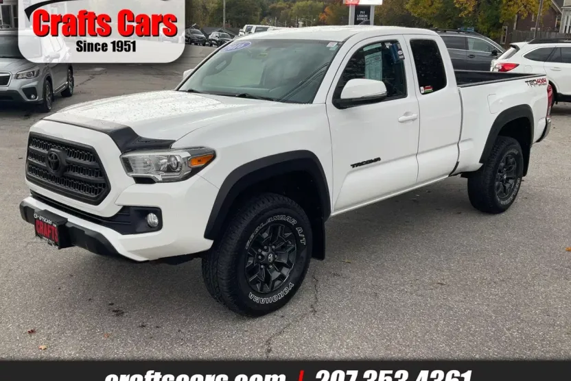 2016 Toyota Tacoma TRD photo 1