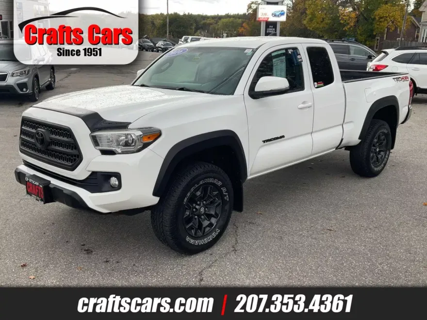 2016 Toyota Tacoma TRD photo 1