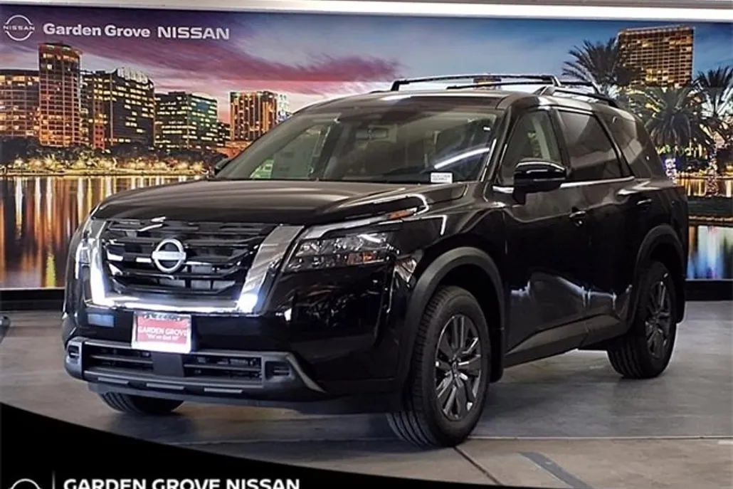 2025 Nissan Pathfinder SV photo 1