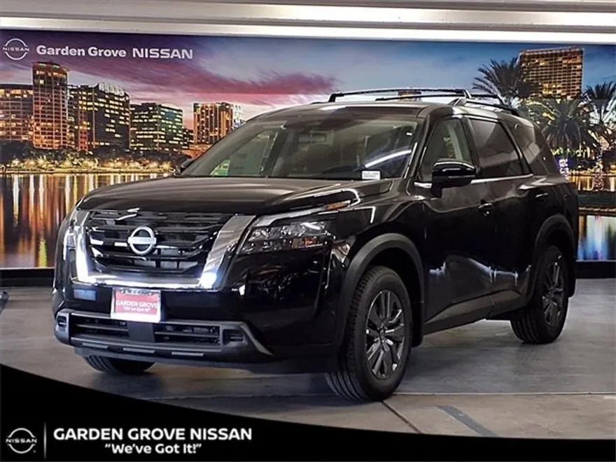 2025 Nissan Pathfinder SV photo 1