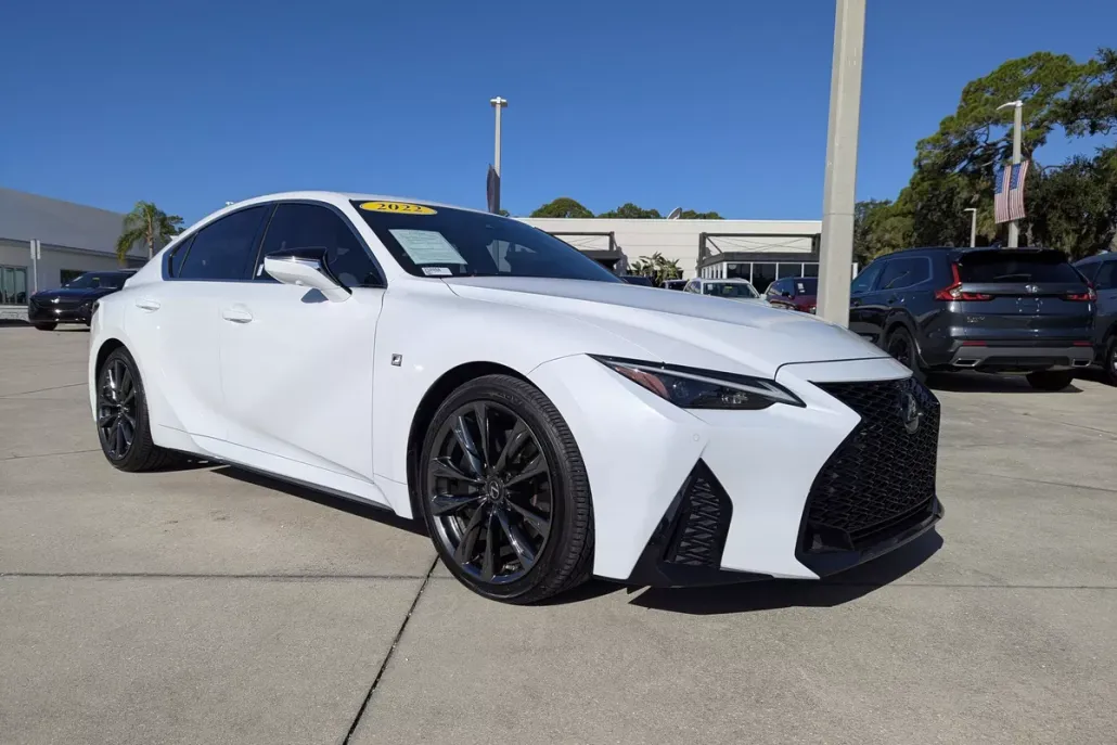 2022 Lexus IS 350 F SPORT photo 1