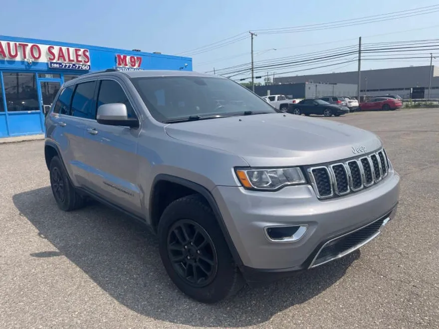 2020 Jeep Grand Cherokee Laredo photo 1