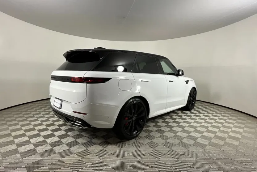 2025 Land Rover Range Rover Sport SE photo 1
