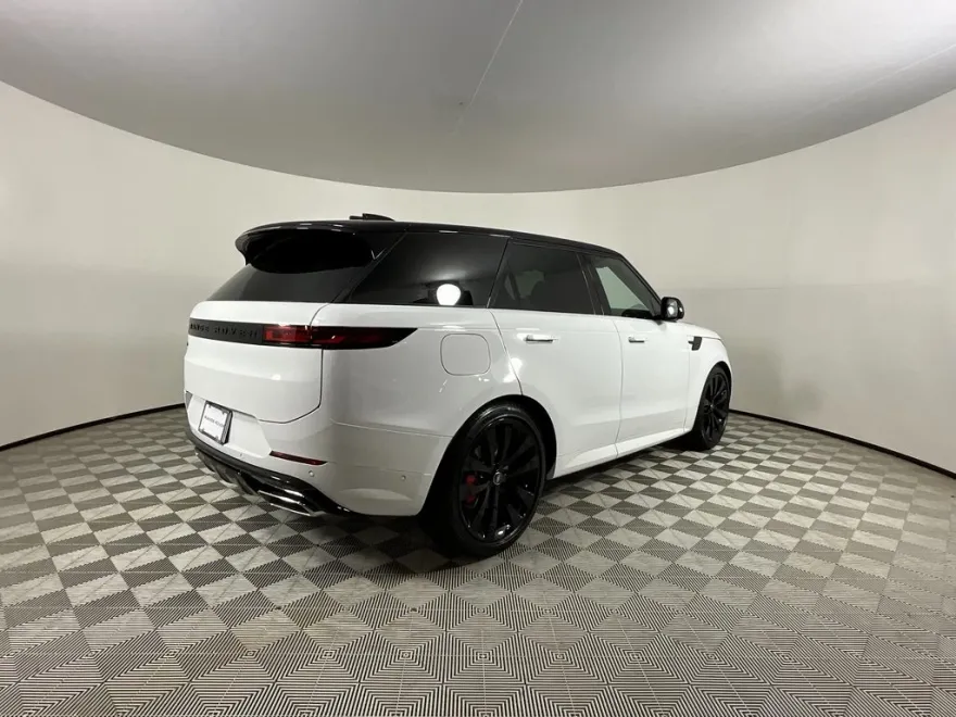 2025 Land Rover Range Rover Sport SE photo 1