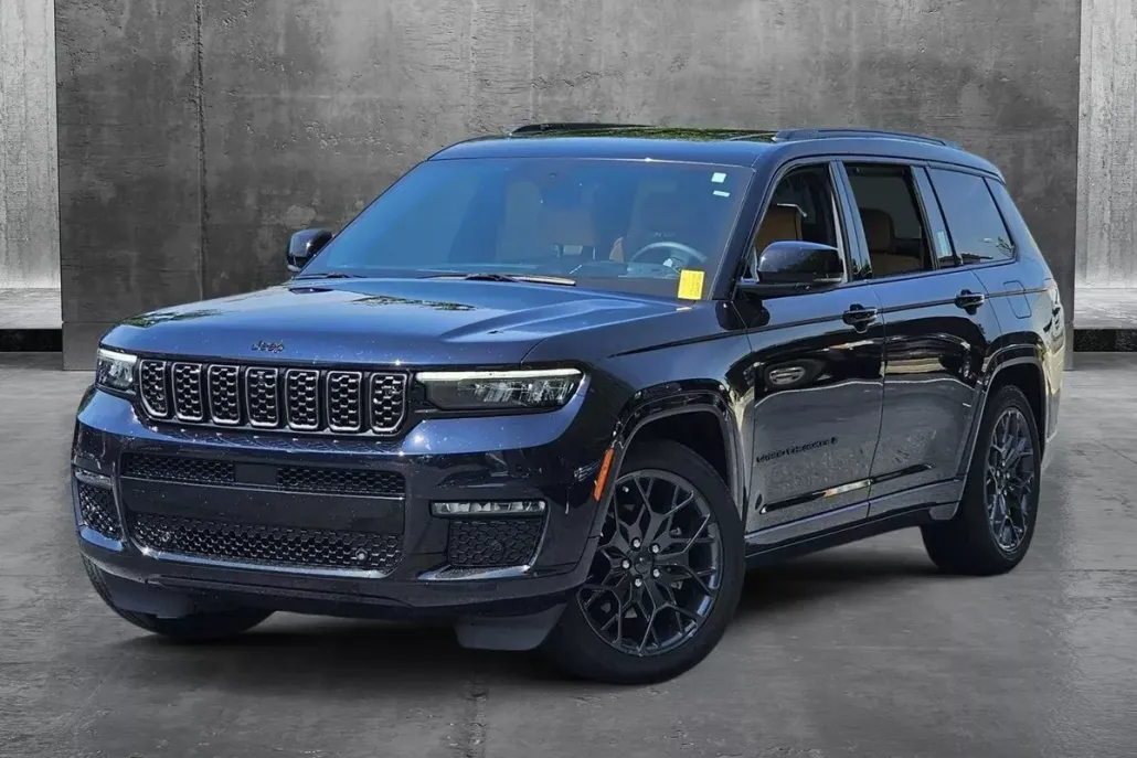 2023 Jeep Grand Cherokee L Summit Reserve photo 1