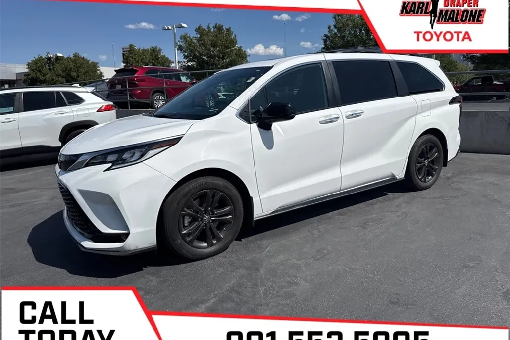 2024 Toyota Sienna XSE photo 1