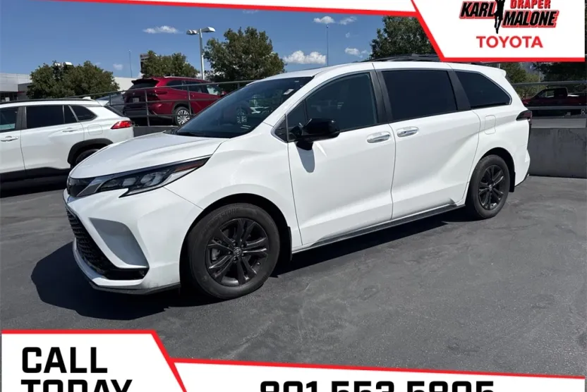 2024 Toyota Sienna XSE photo 1