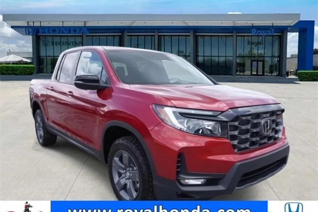 2025 Honda Ridgeline TrailSport photo 1