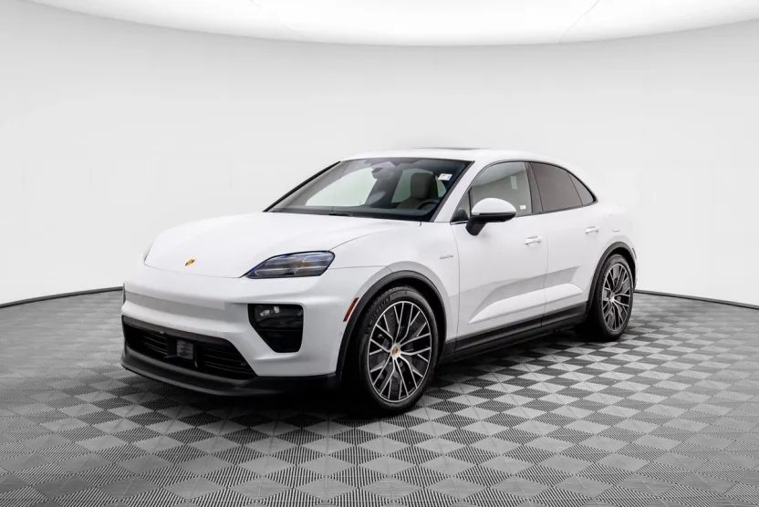 2025 Porsche Macan Electric photo 1