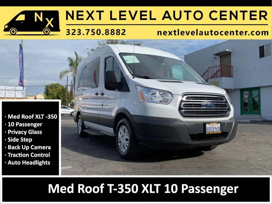 2018 Ford Transit Passenger XLT photo 1