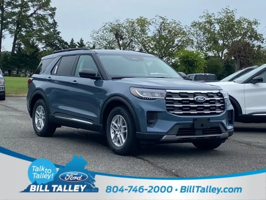 2025 Ford Explorer photo 1