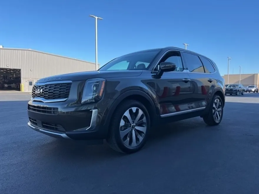 2022 Kia Telluride S photo 1