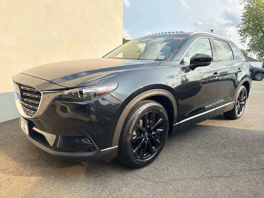 2023 Mazda CX-9 Touring photo 1