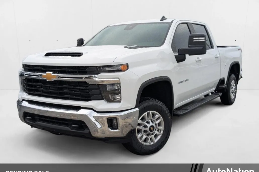2025 Chevrolet Silverado 2500HD LT photo 1