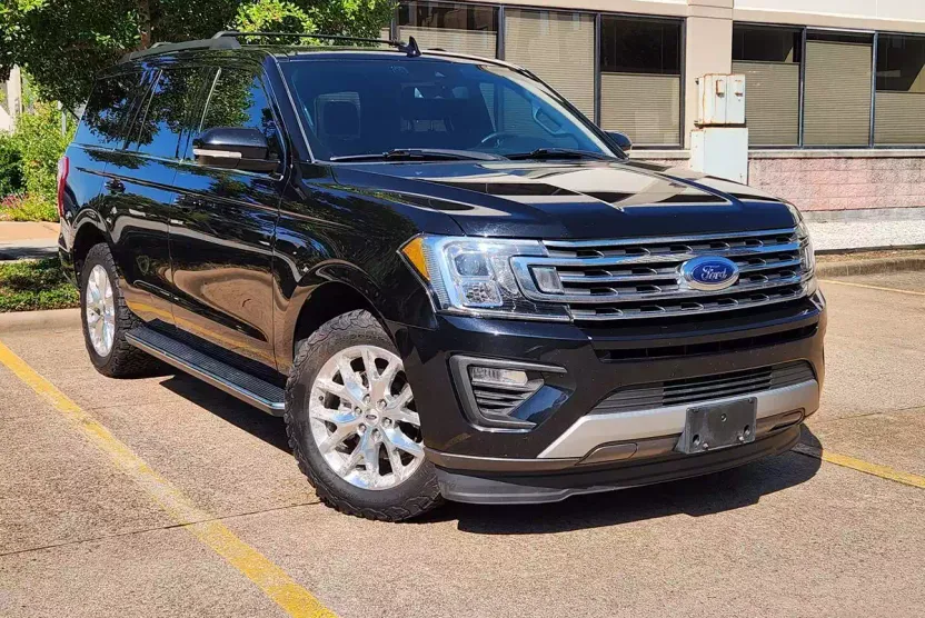 2020 Ford Expedition XLT photo 1