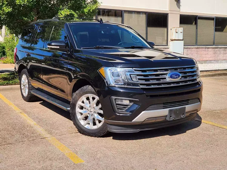 2020 Ford Expedition XLT photo 1