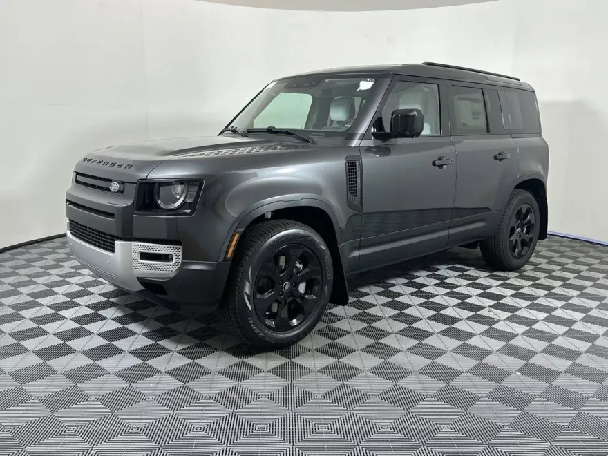 2025 Land Rover Defender 110 S photo 1