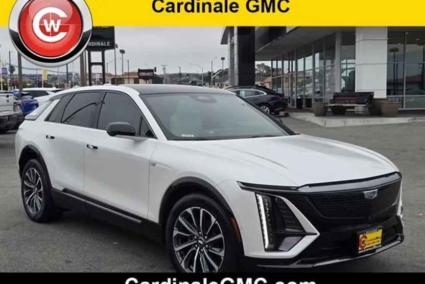 2024 Cadillac Lyriq Sport photo 1