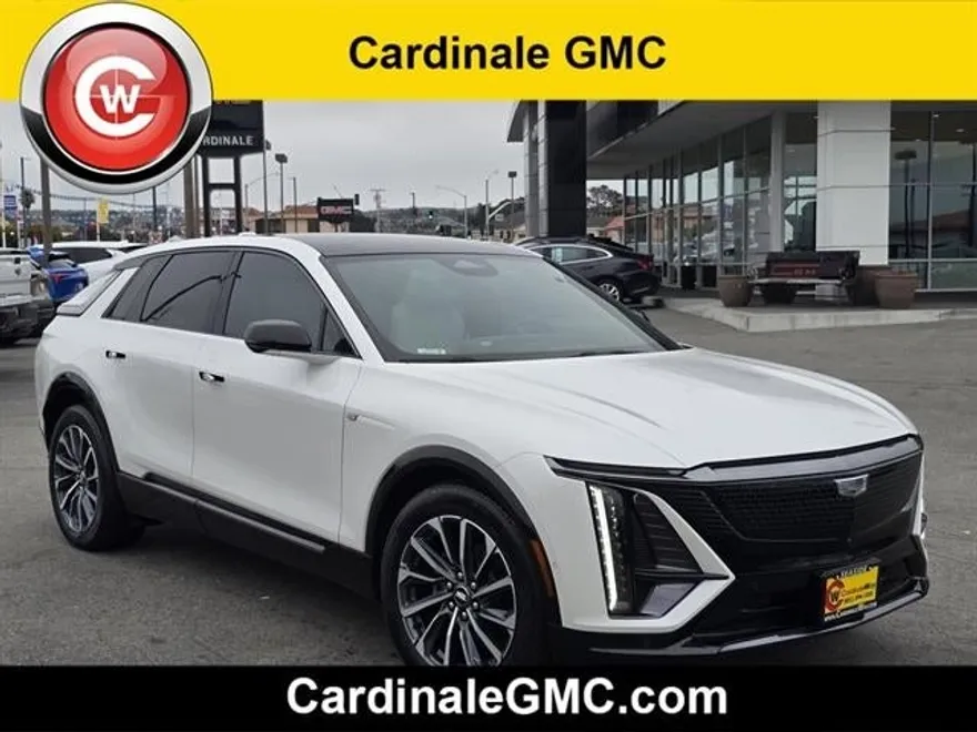 2024 Cadillac Lyriq Sport photo 1