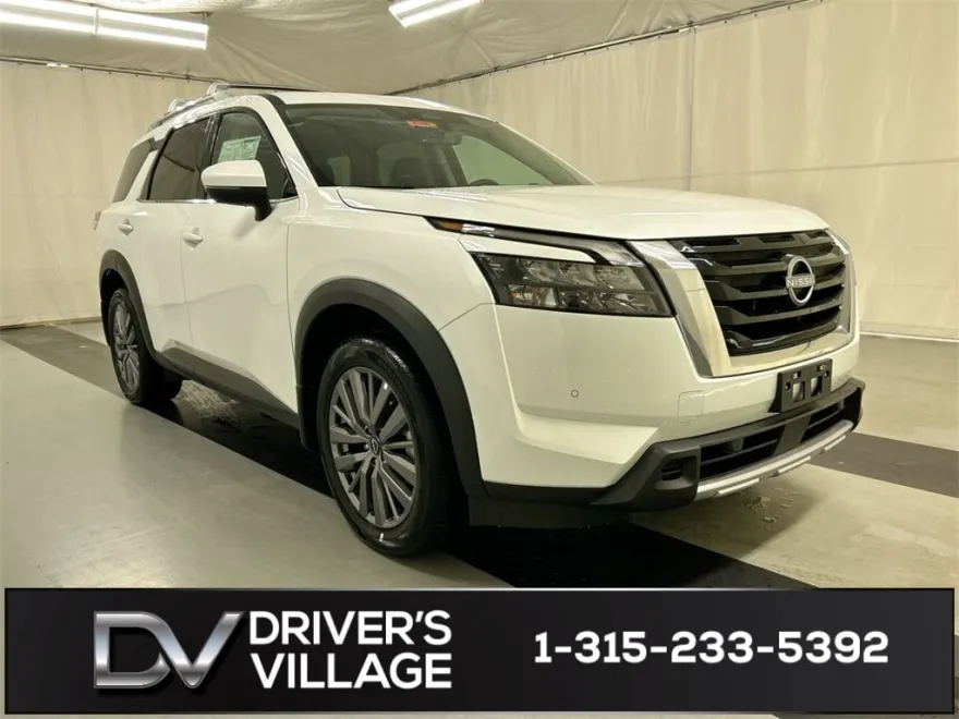 2025 Nissan Pathfinder SL photo 1