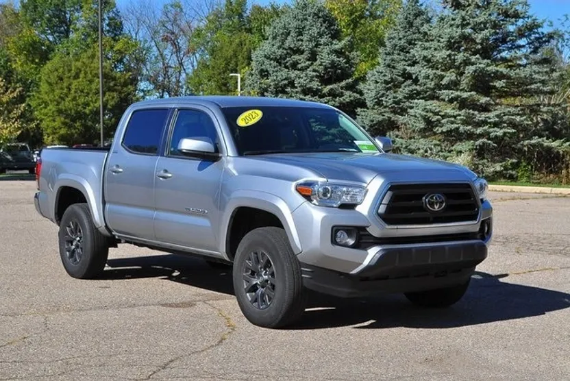 2023 Toyota Tacoma SR5 4x4 Double Cab photo 1