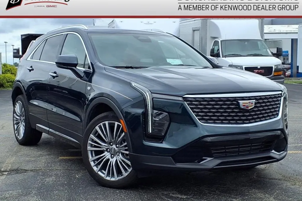2024 Cadillac XT4 Premium Luxury photo 1