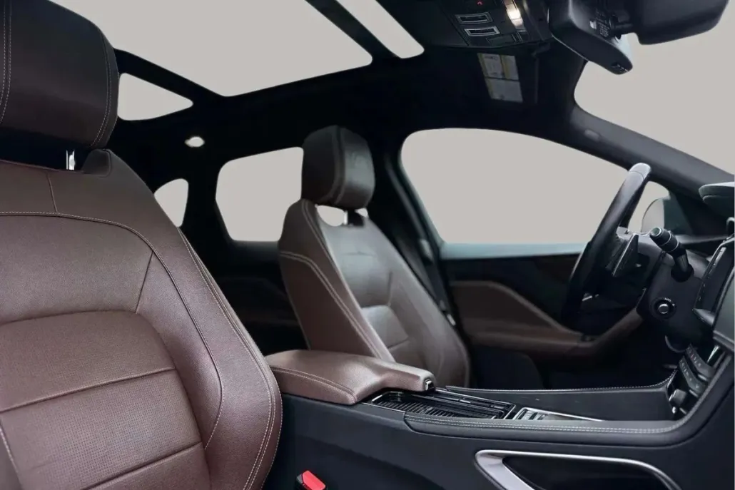 2018 Jaguar F-PACE S photo 1