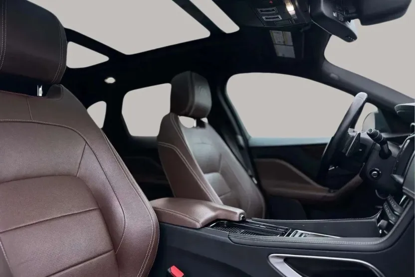 2018 Jaguar F-PACE S photo 1