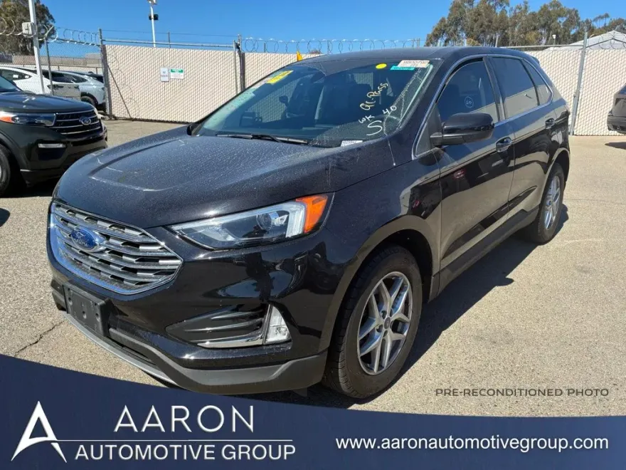2022 Ford Edge SEL photo 1