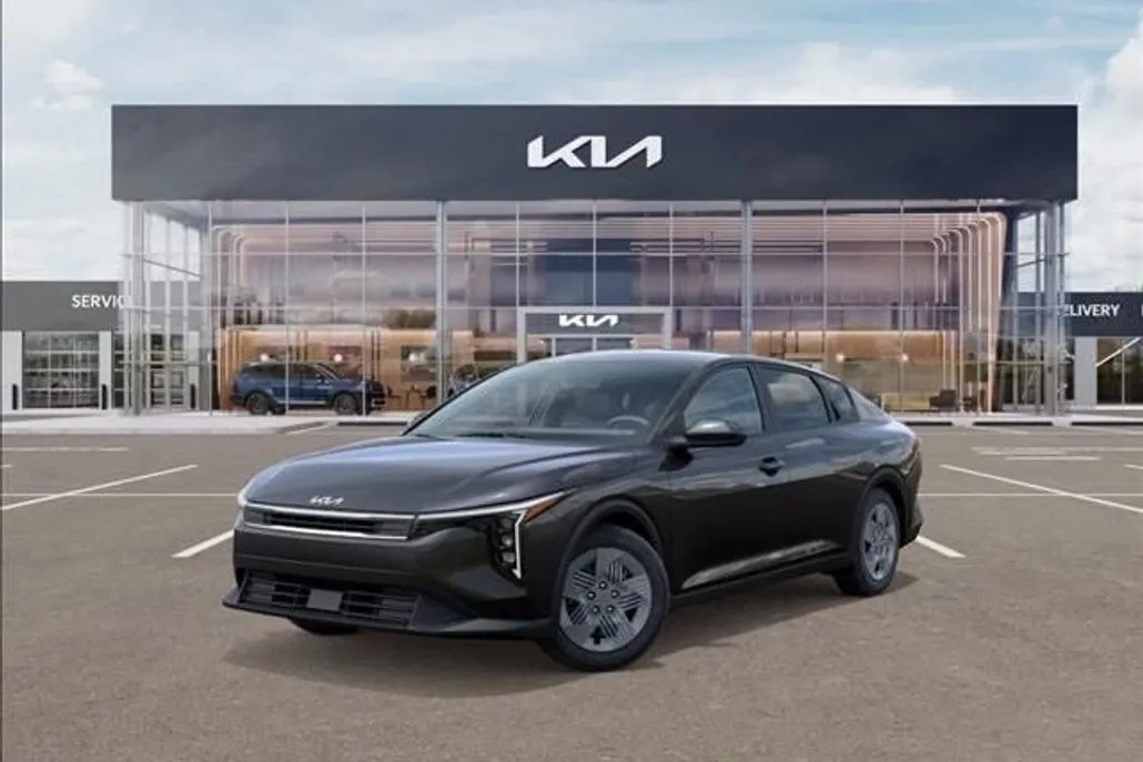 2025 Kia K4 LX photo 1