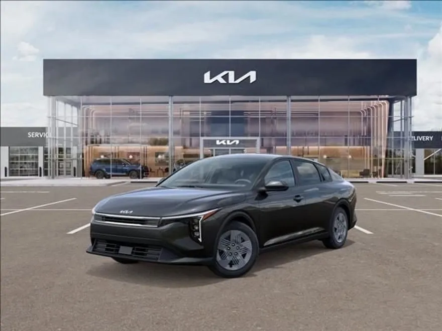 2025 Kia K4 LX photo 1