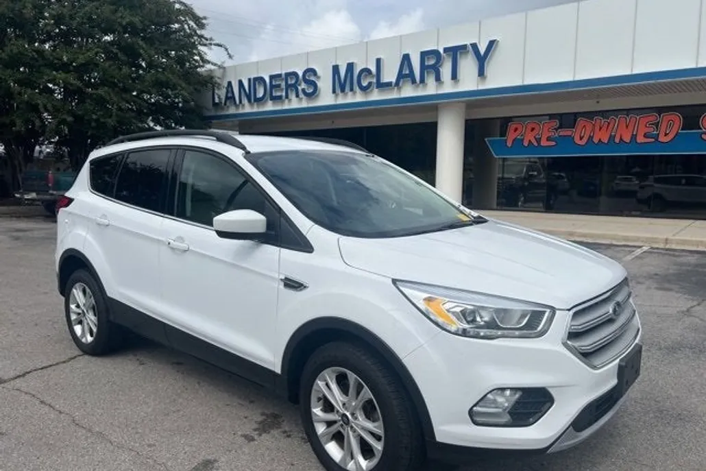 2019 Ford Escape SEL photo 1