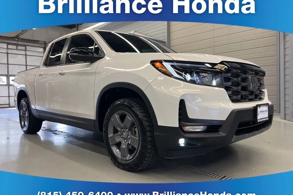 2025 Honda Ridgeline TrailSport photo 1